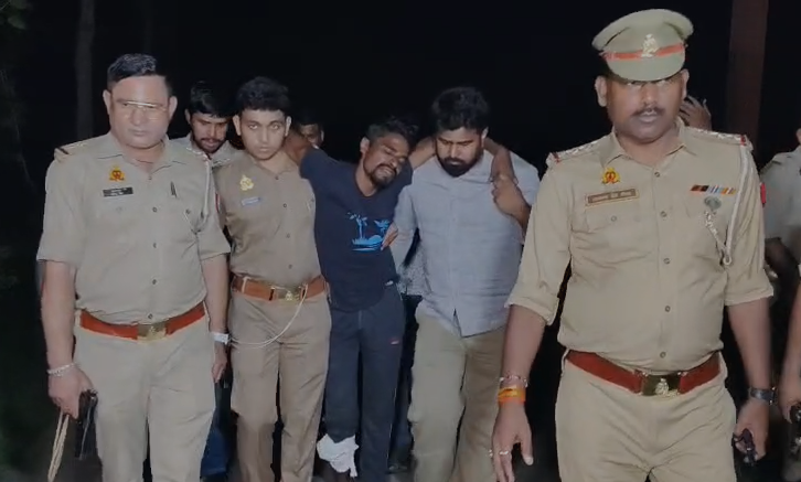 मुज़फ्फरनगर में पुलिस मुठभेड़: फायरिंग कर भाग रहे दो शातिर चोर गिरफ्तार, एक के पैर में लगी गोली