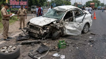 खतौली हाईवे हादसे में दूसरी महिला की भी मौत, क्षतिग्रस्त कार से टायर-बैटरी चोरी; अज्ञात पिकअप चालक पर मुकदमा