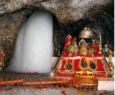 जम्मू-कश्मीर: मौसम खुलते ही यात्राएं फिर शुरू; वैष्णो देवी में 18 हजार और अमरनाथ में 4 हजार श्रद्धालुओं ने किए दर्शन