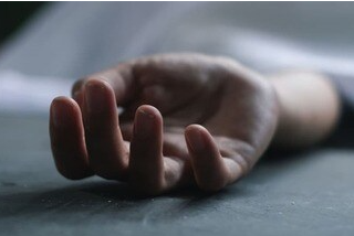 नोएडा में छत से गिरकर युवक की संदिग्ध मौत: लखनावली गांव में हुई घटना, पुलिस जांच में जुटी