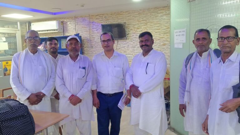 मुजफ्फरनगर भाजपा एससी मोर्चा जिला कार्यालय प्रभारी सामोद कुमार दिवाकर ने लखनऊ में IIS अधिकारी जय सिंह से की मुलाकात, राष्ट्रीय चिकित्सक दिवस पर दी शुभकामनाएं