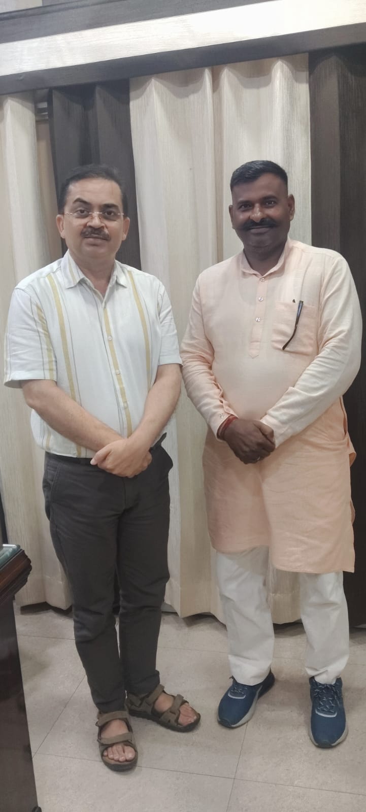 मुजफ्फरनगर जिला अस्पताल में स्वास्थ्य सेवाओं को और बेहतर बनाने पर जोर, सामोद कुमार दिवाकर ने सीएमओ से की मुलाकात