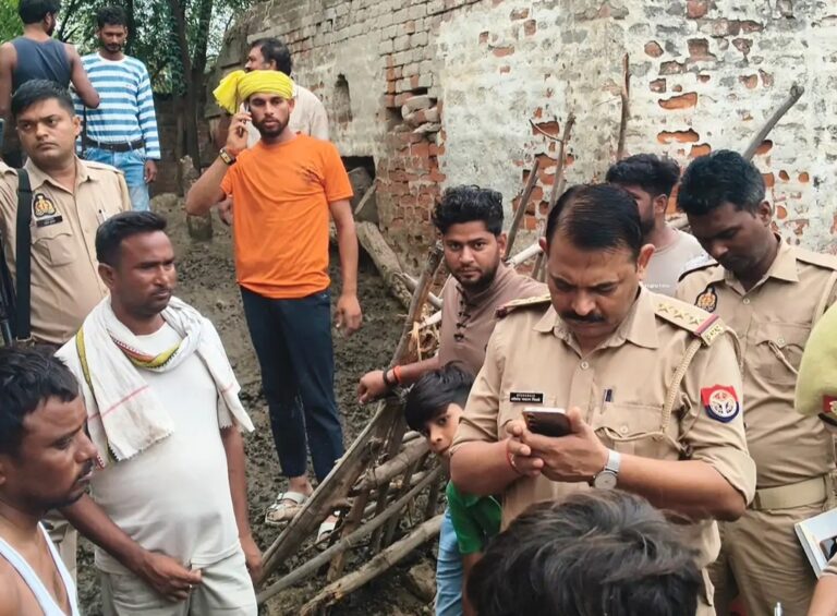 आवारा कुत्तों का खूनी हमला! औरैया में 40 भेड़ों की मौत, पशुपालक के सामने खड़ा हुआ लाखों के नुकसान का संकट