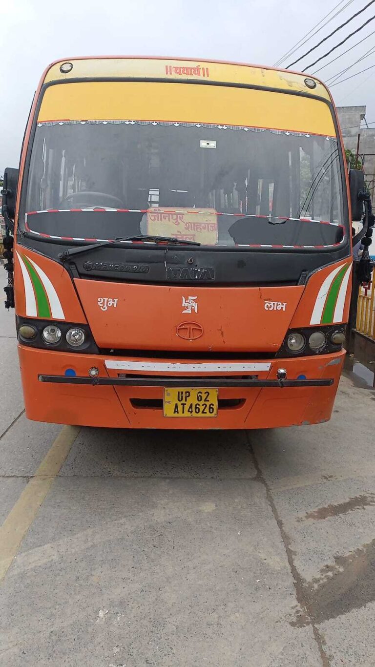 वाराणसी में रफ्तार का कहर: बेटी को स्कूल छोड़कर लौट रही महिला को रोडवेज बस ने कुचला, मौके पर मौत