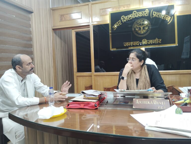 बिजनौर में 6 महीने से वेतन को तरसे जल जीवन मिशन के 800 कर्मचारी, भाकियू का प्रदर्शन, डीएम ने एजेंसी को जारी किया सख्त अल्टीमेटम