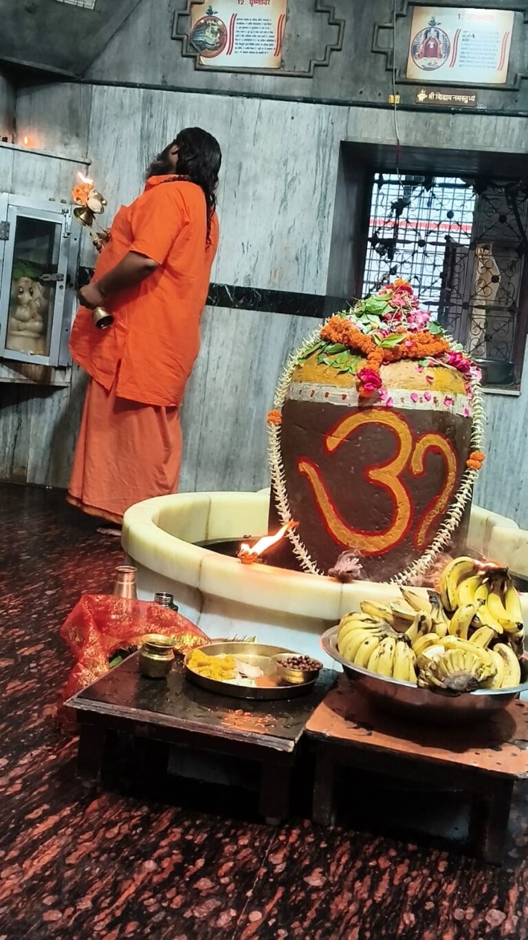 सावन में आस्था का केंद्र बना औरैया का प्राचीन देवकली मंदिर, जहां स्वयंभू शिवलिंग और महाकालेश्वर की मान्यता से जुड़ी हैं अनोखी कथाएं