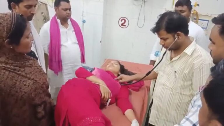 जौनपुर में आजाद बिंद हत्याकांड में न्याय की मांग पर डटी बहन की तबीयत बिगड़ी, धरने से जिला अस्पताल पहुंची सौम्या