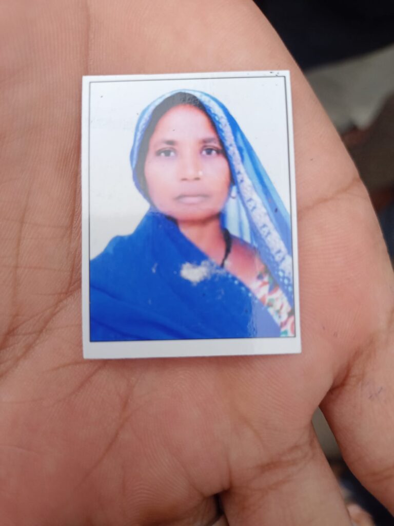कानपुर में महिला की मौत के बाद हंगामा: परिजनों ने सड़क पर शव रखकर किया प्रदर्शन, हत्या का आरोप