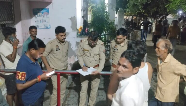 औरैया में छत पर टहल रहे युवक की हाईटेंशन लाइन की चपेट में आने से मौत, गांव में मातम