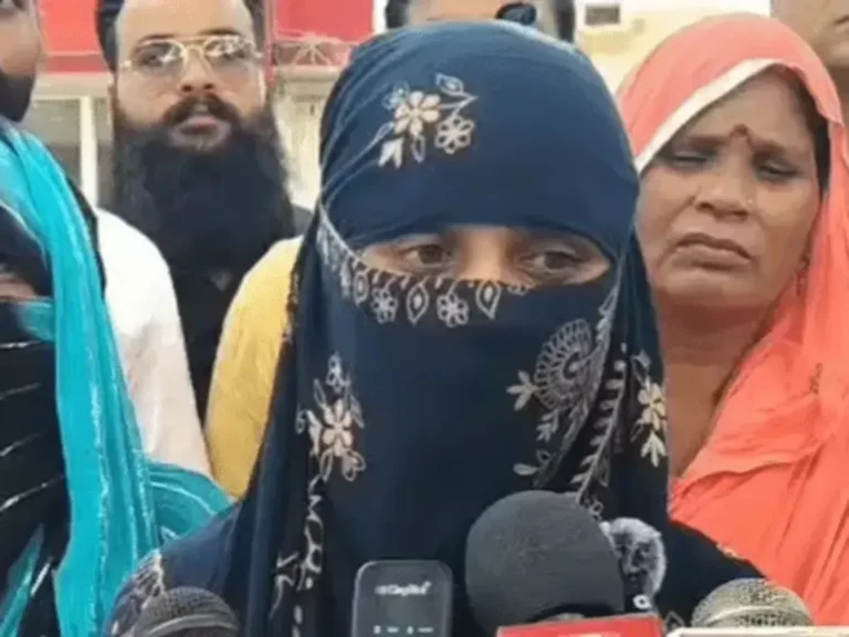 मुजफ्फरनगर में शिक्षिका से दुष्कर्म और ब्लैकमेल का आरोप, धर्म परिवर्तन का दबाव बनाने के मामले में चार पर मुकदमा दर्ज