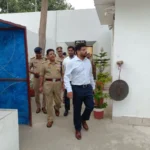 मुजफ्फरनगर जिला कारागार में डीएम-एसपी का औचक निरीक्षण! बैरकों की ली तलाशी, सुरक्षा व्यवस्था का लिया जायजा