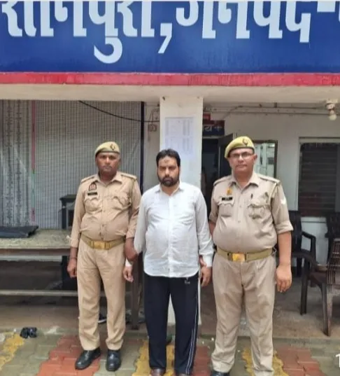 फुलत मदरसा प्रकरण में पुलिस की बड़ी कार्रवाई: संचालक का बेटा जुनेद अंसारी अवैध तमंचे के साथ गिरफ्तार, जेल भेजा