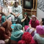 मुजफ्फरनगर शामली रोड पर दर्दनाक हादसा: ट्रैक्टर-ट्रॉली की चपेट में आई बाइक, सात वर्षीय पिहू की मौत, दो गंभीर घायल