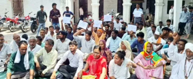 मुजफ्फरनगर में गुरु रविदास मंदिर और बारातघर की जमीन पर कब्जे का आरोप, जय समता पार्टी का प्रदर्शन; डीएम को सौंपा ज्ञापन