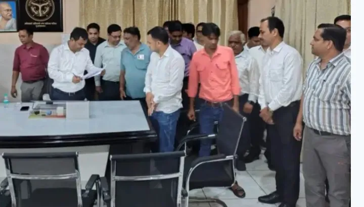 मुजफ्फरनगर नगर पालिका में हड़ताल की चेतावनी! कर्मचारियों ने ईओ को सौंपा छह सूत्रीय मांग पत्र, 13 जुलाई से कार्य बहिष्कार का ऐलान