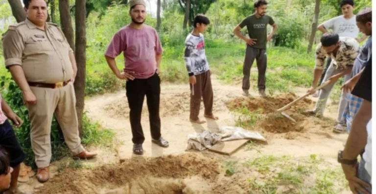 मुजफ्फरनगर में कब्र से निकाला डेढ़ साल की बच्ची का शव, जांच में 11 वर्षीय बालक की हरकत आई सामने