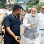 मुजफ्फरनगर में 19 साल पुराने चुनाव आचार संहिता उल्लंघन मामले में शाही इमाम अहमद बुखारी कोर्ट में पेश, वारंट रिकॉल कर मिली जमानत