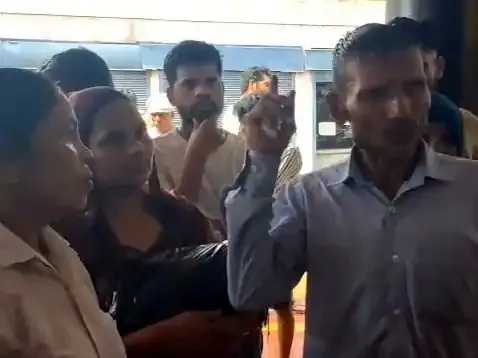 मुजफ्फरनगर में प्रसव के दौरान नवजात की मौत पर बवाल! निजी अस्पताल पर लापरवाही का आरोप, CMO से लेकर थाने तक पहुंचा मामला