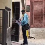 मुजफ्फरनगर में तीन वर्षीय मासूम की कस्टडी को लेकर कोर्ट का अनोखा कदम, ढोल बजवाकर कराई गई मुनादी, घर पर चस्पा किया नोटिस
