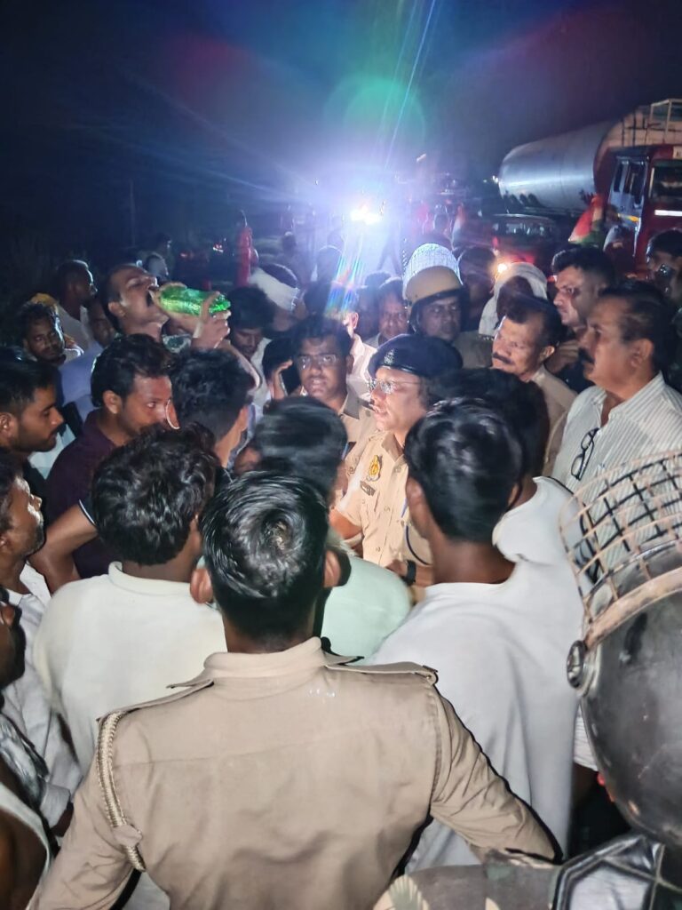 फर्रुखाबाद में कांवड़िए को डंपर ने रौंदा, मौके पर मौत; आक्रोशित कांवड़ियों ने 2 घंटे हाईवे किया जाम