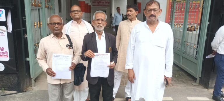जौनपुर में भाकपा का पुलिस पर बड़ा आरोप, कार्यकर्ताओं से आधार-पैन और बैंक पासबुक मांगने पर उठे सवाल