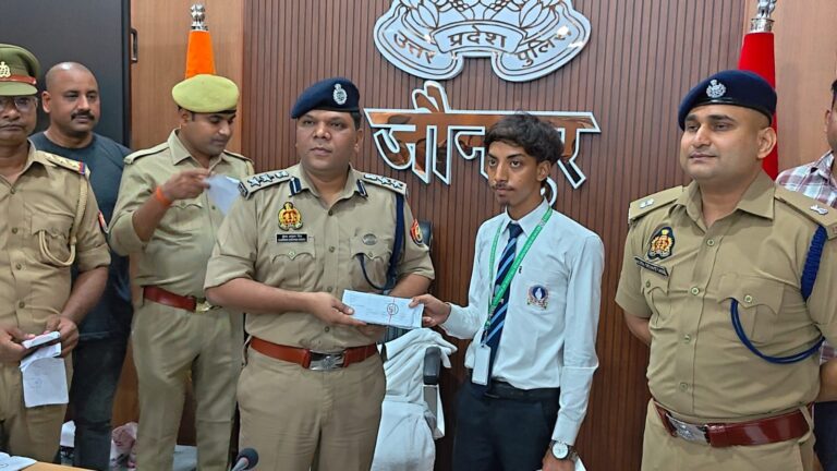जौनपुर पुलिस का बड़ा कमाल! 45 लाख के 200 गुम मोबाइल बरामद, मालिकों के चेहरों पर लौटी मुस्कान