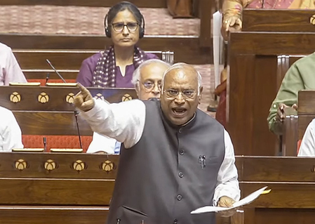 ‘राम मंदिर दान विवाद पर PM दें जवाब’-खरगे का केंद्र पर बड़ा हमला, संसद में चर्चा की उठाई मांग