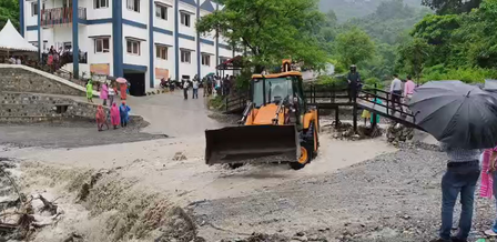 उत्तराखंड में बारिश का रेड अलर्ट जैसा असर! देहरादून के सभी स्कूल बंद, सीएम धामी ने राहत एजेंसियों को किया हाई अलर्ट