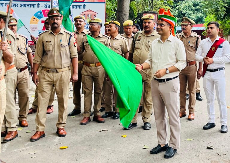 आजादी के जश्न में रंगा वाराणसी! ‘भारत माता की जय’ के नारों संग निकली भव्य तिरंगा यात्रा
