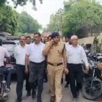 कानपुर कचहरी में चला पुलिस का डंडा: अतिक्रमण और बेतरतीब पार्किंग पर सख्ती, ठेले-खोमचे हटाए