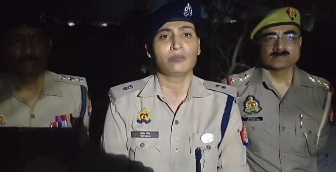 झांसी में व्यापारी नेता के भतीजे पर ताबड़तोड़ फायरिंग! बाइक सवार बदमाशों ने मारी गोली, अस्पताल में हालत नाजुक