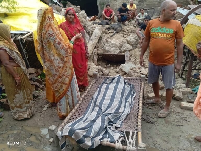 अमेठी में बारिश बनी काल! कच्चा मकान भरभराकर गिरा, मलबे में दबकर 65 वर्षीय महिला की मौत; 2 बकरियां भी मरीं