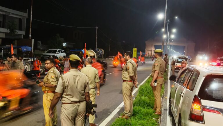 वाराणसी की राह में मौत का कहर! पानी से भरे ऑटो से भिड़ी कांवड़ियों की बाइक, तीन दोस्तों की दर्दनाक मौत