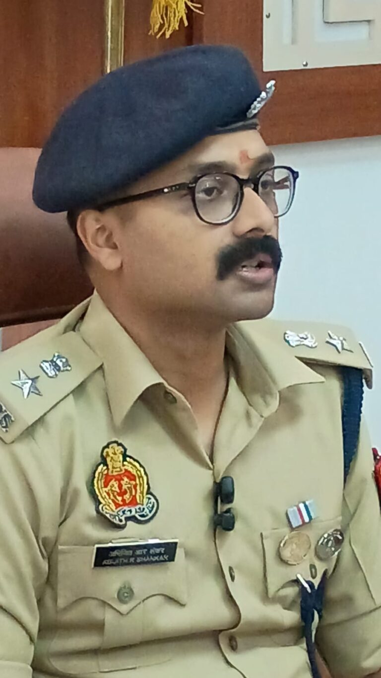 देवरिया पुलिस में बड़ा फेरबदल, 24 पुलिसकर्मी लाइन हाजिर; कई थानों और शाखाओं में नई तैनाती
