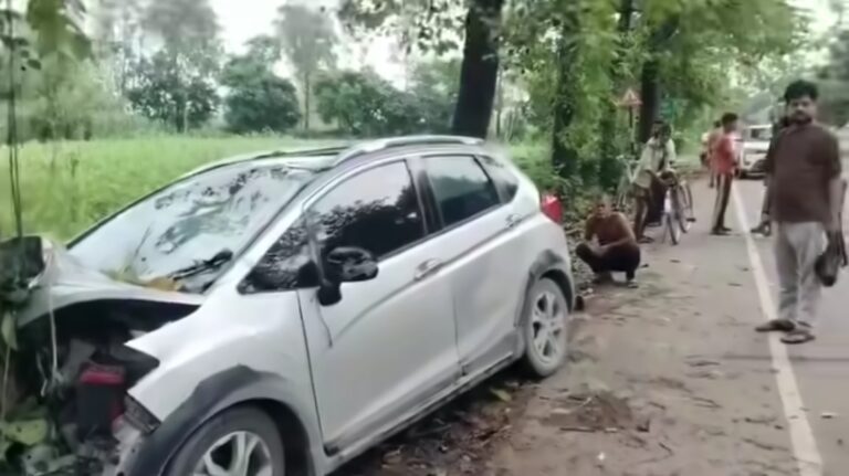 सीतापुर में दर्दनाक हादसा! नैमिषारण्य दर्शन को जा रहे श्रद्धालुओं की कार पेड़ से टकराई, दो सगे भाइयों की मौत