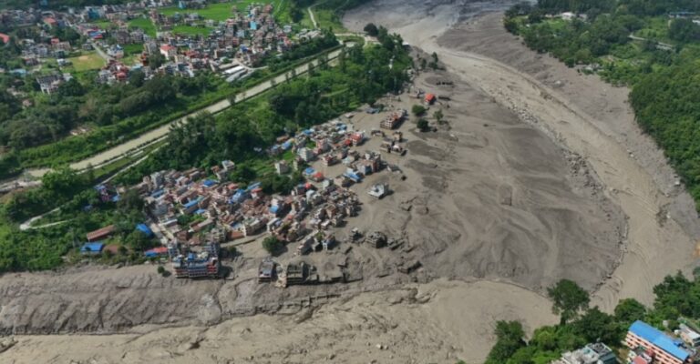 नेपाल में विनाशकारी बाढ़ से हाहाकार, 157 लोगों की मौत; 139 भारतीय पर्यटकों समेत करीब 700 लापता
