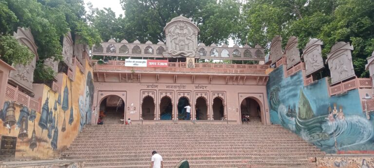 प्रयागराज का अद्भुत नागवासुकी मंदिर: जहां दर्शन के बिना अधूरी मानी जाती है तीर्थराज की यात्रा, सावन में उमड़ता है आस्था का सैलाब