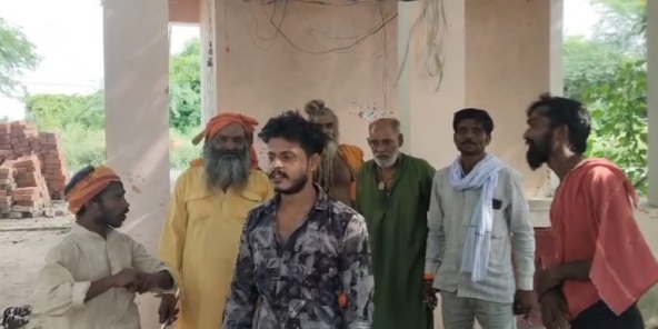 औरैया आश्रम में बछिया के साथ आपत्तिजनक हरकत का आरोप, पुलिस जांच में जुटी; मारपीट का केस दर्ज