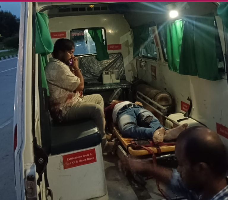 काशी दर्शन से लौट रहे श्रद्धालुओं की कार हादसे का शिकार, जौनपुर में ट्रक से टकराई गाड़ी, दो की मौत