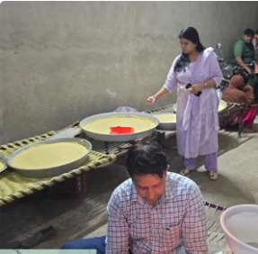 रक्षाबंधन से पहले मुजफ्फरनगर में मिलावटखोरों पर शिकंजा, मावा भट्टियों पर छापेमारी; 1.63 लाख का दूध-मावा नष्ट