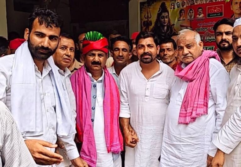 जाट महासभा के मंडल अध्यक्ष अभिजीत बालियान ने थामा सपा का दामन, प्रदेश अध्यक्ष श्यामलाल पाल ने दिलाई सदस्यता