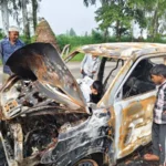 चरथावल में चलती CNG वैगनआर बनी आग का गोला, परिवार ने समय रहते कूदकर बचाई जान, कार जलकर राख