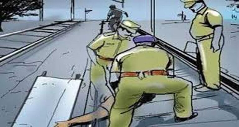 फर्रुखाबाद में रेलवे ट्रैक पर मिली 18 वर्षीय युवती की क्षत-विक्षत लाश, रात में घर से निकली थी कोमल; पुलिस जांच में जुटी