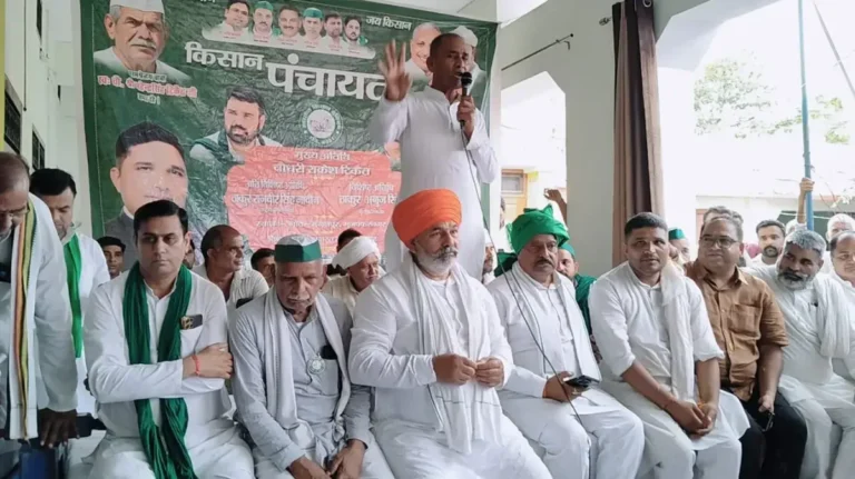 गोरखपुर-शामली एक्सप्रेसवे पर टिकैत का बड़ा ऐलान: किसानों की जमीन कौड़ियों में नहीं जाएगी, 4 गुना मुआवजे की मांग