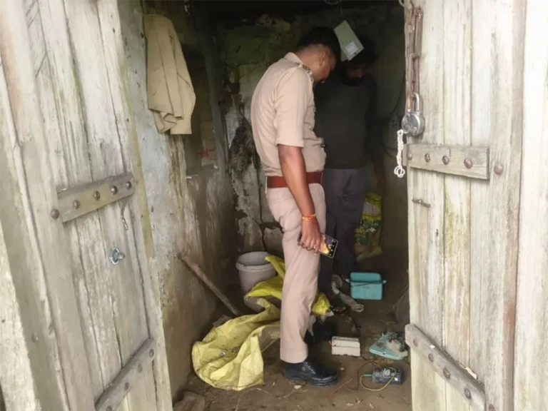 मुजफ्फरनगर में चोरों का आतंक! एक ही रात 3 किसानों के नलकूपों के ताले तोड़े, स्टार्टर-कॉपर केबल चोरी