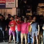 मुजफ्फरनगर में आधी रात बिजलीघर पर फूटा गुस्सा! घंटों बत्ती गुल होने से सड़क पर उतरे लोग, बिजली विभाग के खिलाफ जमकर नारेबाजी