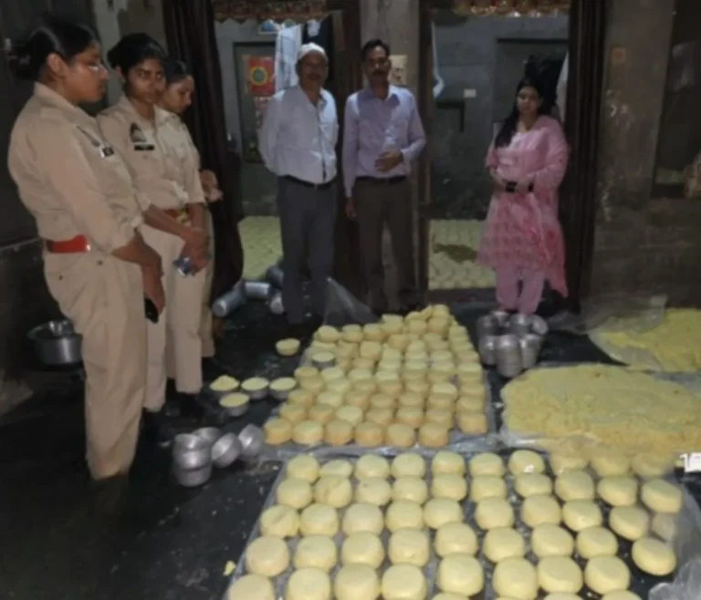 मुजफ्फरनगर में आधी रात मावा भट्टी पर छापा, 10 कुंतल संदिग्ध मावा नष्ट; 867 किलो सामग्री जब्त, FIR से मचा हड़कंप