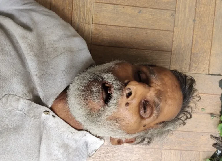 मुजफ्फरनगर में पुरानी तहसील परिसर में बुजुर्ग की लाश मिलने से सनसनी: 65 वर्षीय मुशर्रफ का शव बरामद, भतीजे ने की पहचान; मौत की गुत्थी उलझी