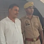 मुजफ्फरनगर में दीवार पर चढ़कर घर में घुस रहा था युवक, रोकने पर मचा बवाल; पुलिस ने मौके पर पहुंचकर आरोपी को हिरासत में लिया