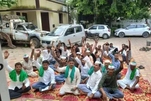 मुजफ्फरनगर में किसानों का वन विभाग पर हल्लाबोल, डीएफओ कार्यालय पर धरना; अफसरों ने दिया समाधान का भरोसा